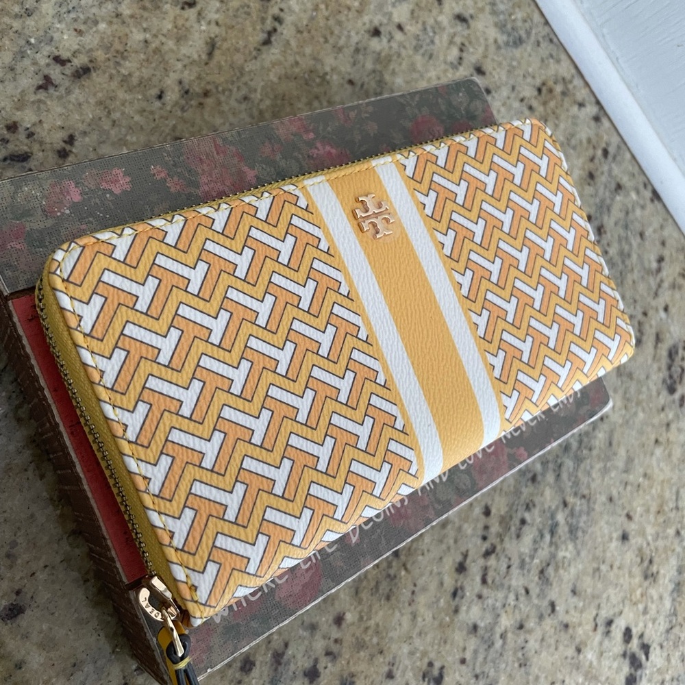 New Tory Burch 🌟 full size wallet - Picture 1 of 5
